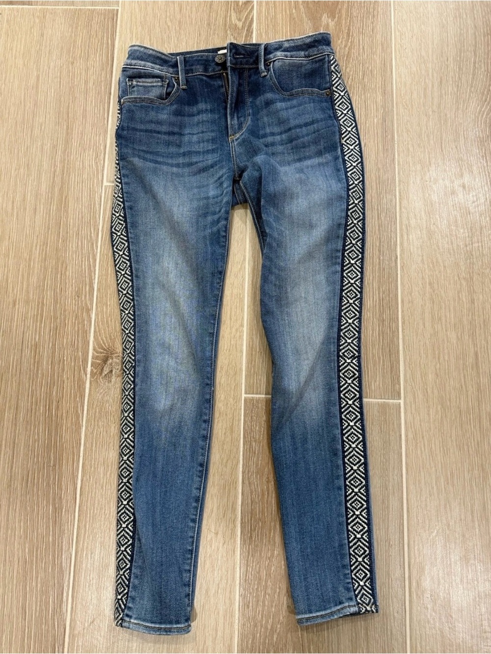 Driftwood Jackie Embroidered Skinny Jeans size 25